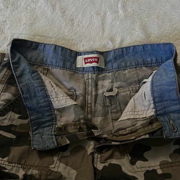 Levi’s Short - Picture 4 of 7